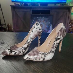 GBG Los Angeles Black and White Snakeskin Heels